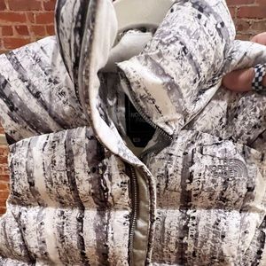 North Face like-new puffer vest